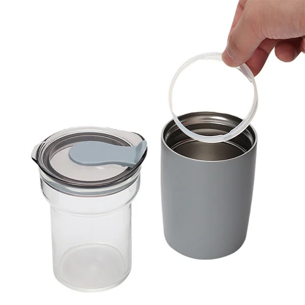 Glassbecher aus Edelstahl