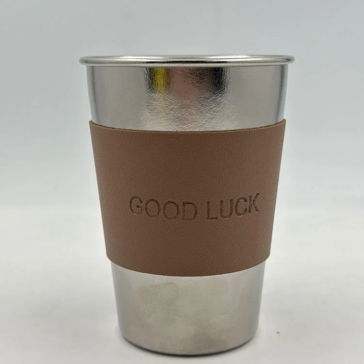 Titanbecher