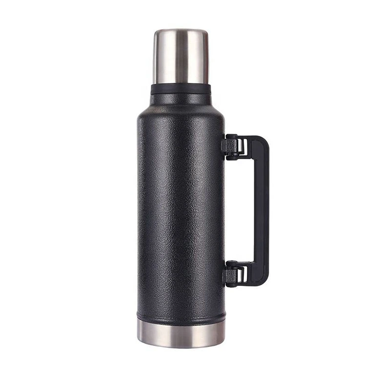 Wasserflasche mit Griff
